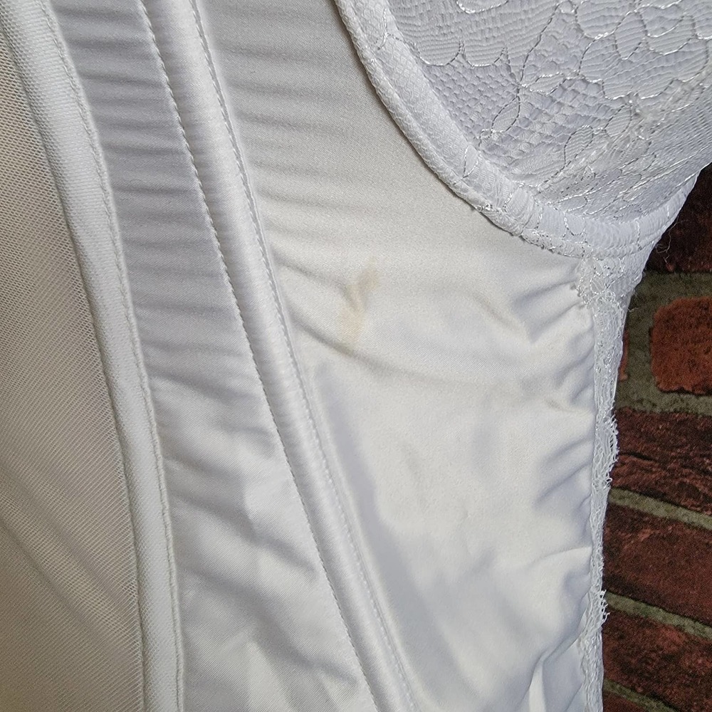 White Satin Lace Bustier Corset Intimates Top - Size 36D NWT - Picture 4 of 5